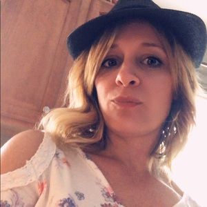 Meet your Posher, Pina